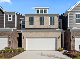 1462 Superior Dr, Milford, MI 48381