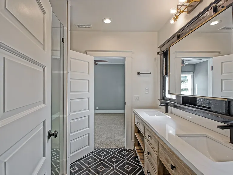 827 N Lucia Ave — Photo 15
