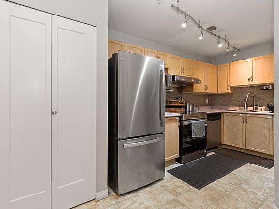 2nd image of 2962 Trethewey St #210