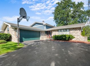 18443 De Jong Ln, Lansing, IL 60438