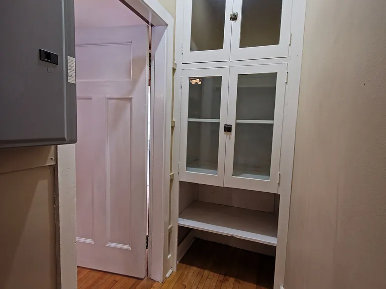1110 Simcoe St S #2 — Photo 12