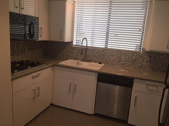 2nd image of 1421 Greenfield Ave #101