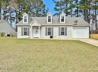 203 E Lakeridge Lndg, Jacksonville, NC 28546
