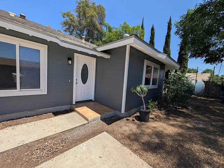 1018 Nightingale Pl — Photo 2