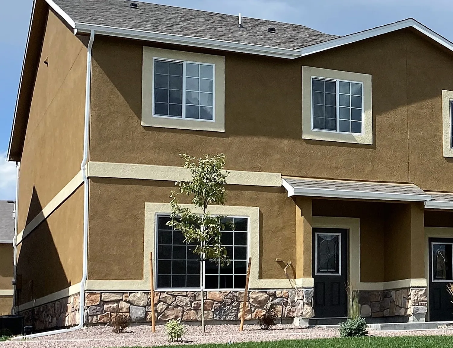 3 bed, 1606 sqft, $2,195 — Photo 1