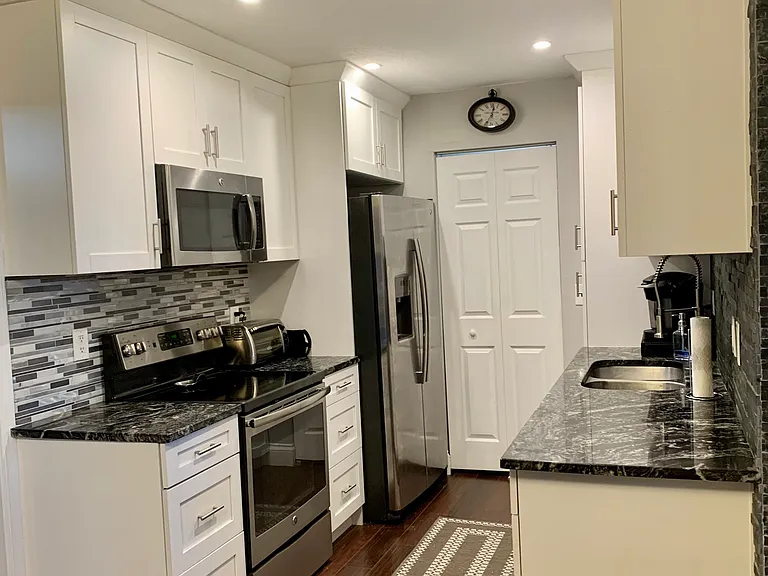 11883 Sturbridge Ln — Photo 2