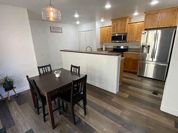 kitchen & dining room