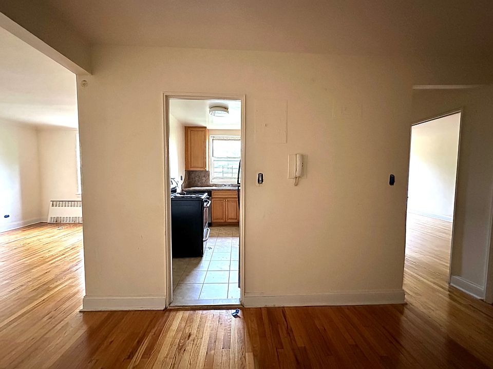 1st image of 87-01 Midland Pkwy #4K