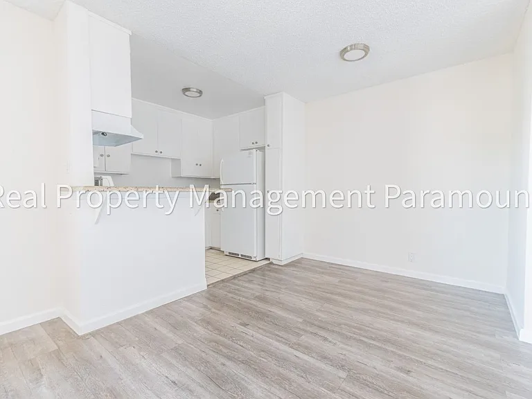 8013 Blackburn Ave #7 — Photo 4