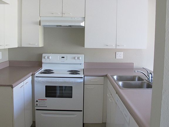 5th image of 10205 Samoa Ave APT 205