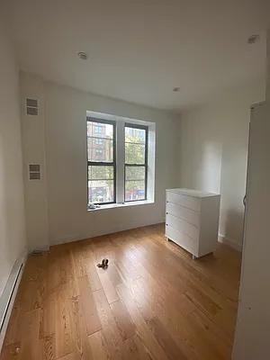 Rented by Urban Real Estate Property Group Inc | media 14