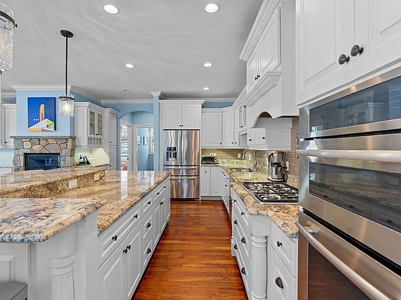 5th image of 22 Pine Ridge Rd