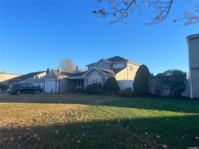 8 Thrasher Avenue, Bellport, NY, 11713