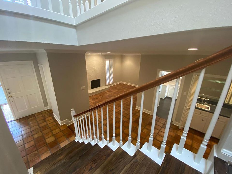 2nd image of 1439 Bering Dr #1515