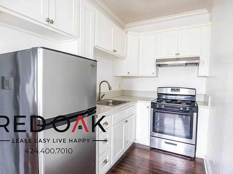 1839 W 12th St #305 — Photo 8