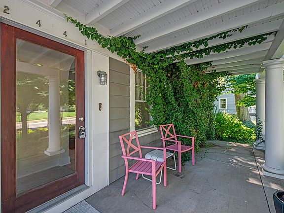 3rd image of 2441 Lake Dr SE