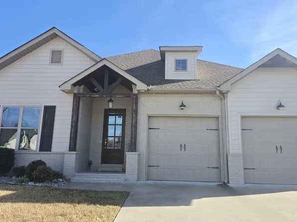 1530 Poteete Dr, Conway, AR 72034