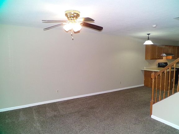 3rd image of 45 Ashwood Ct APT 11