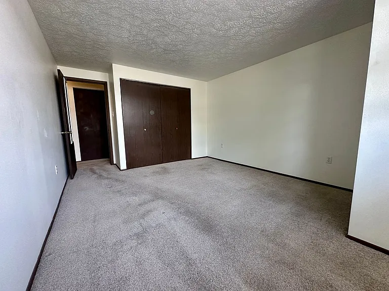 345 Delaware Ave — Photo 5