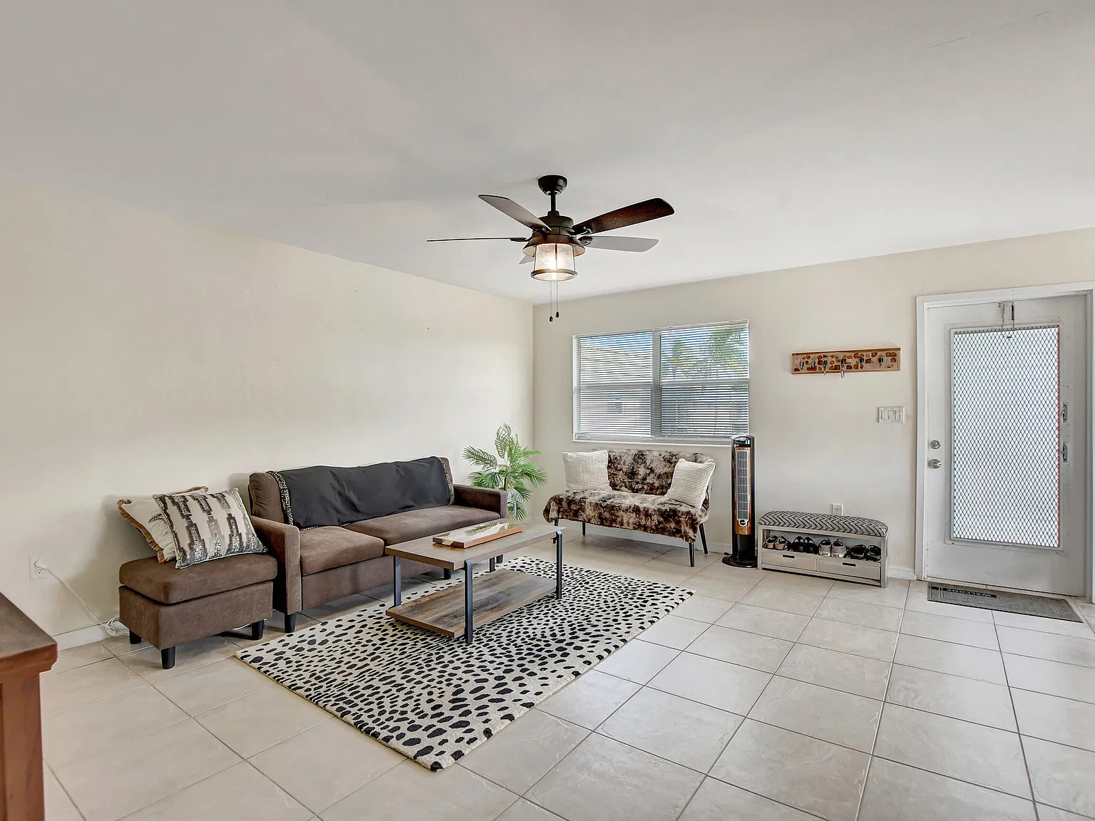 2 bed, 2.0 bath, 880 sqft, $1,500 — Photo 3