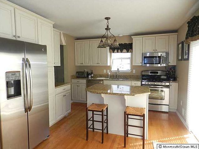 2nd image of 39 E Shenandoah Drive