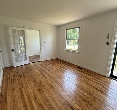 3rd image of 106 Trafton St