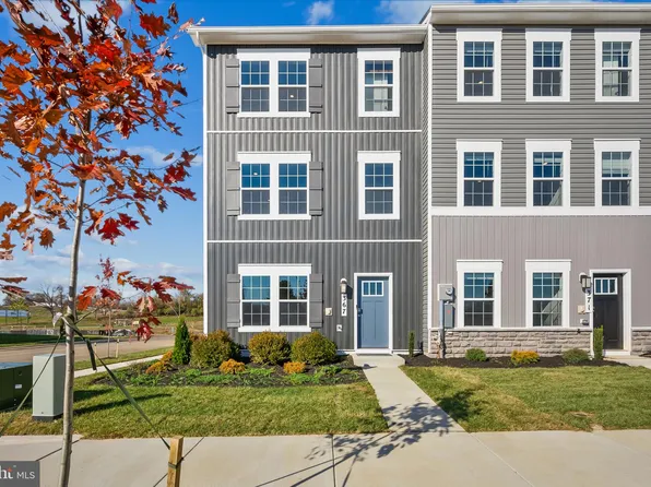 379 Eclipse St, Charles Town, WV 25414