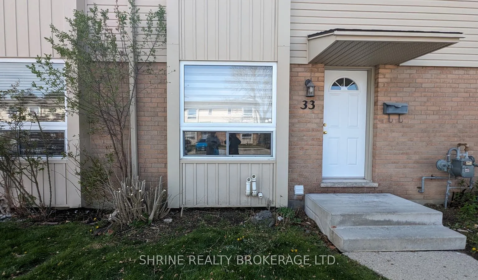 3 bed, $2,300 — Photo 1