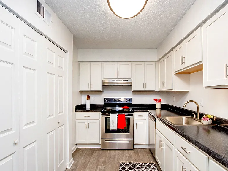Haven Apartments — Photo 6