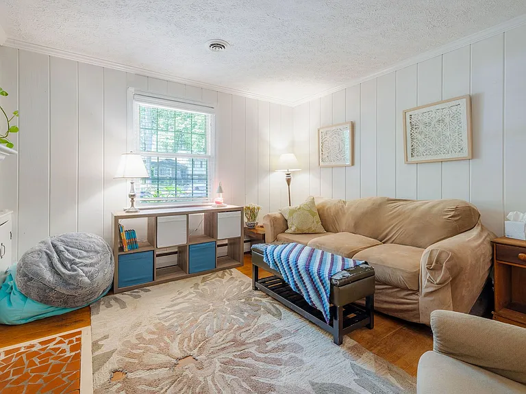 9508 Newhall Rd — Photo 18