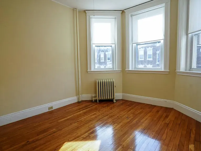 Kelton Street Apartments — Photo 3