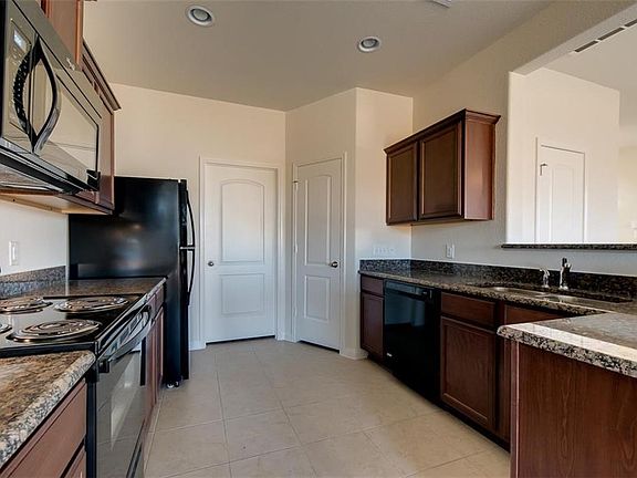 4th image of 13217 Tower Ln
