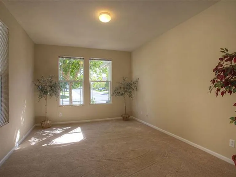 2571 Merrivale Way — Photo 4