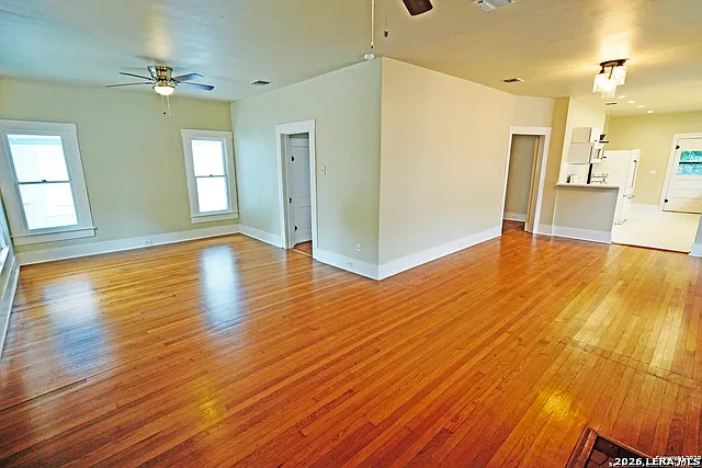 412 E Myrtle St — Photo 10