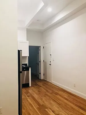 Rented by MySpaceNYC | media 24