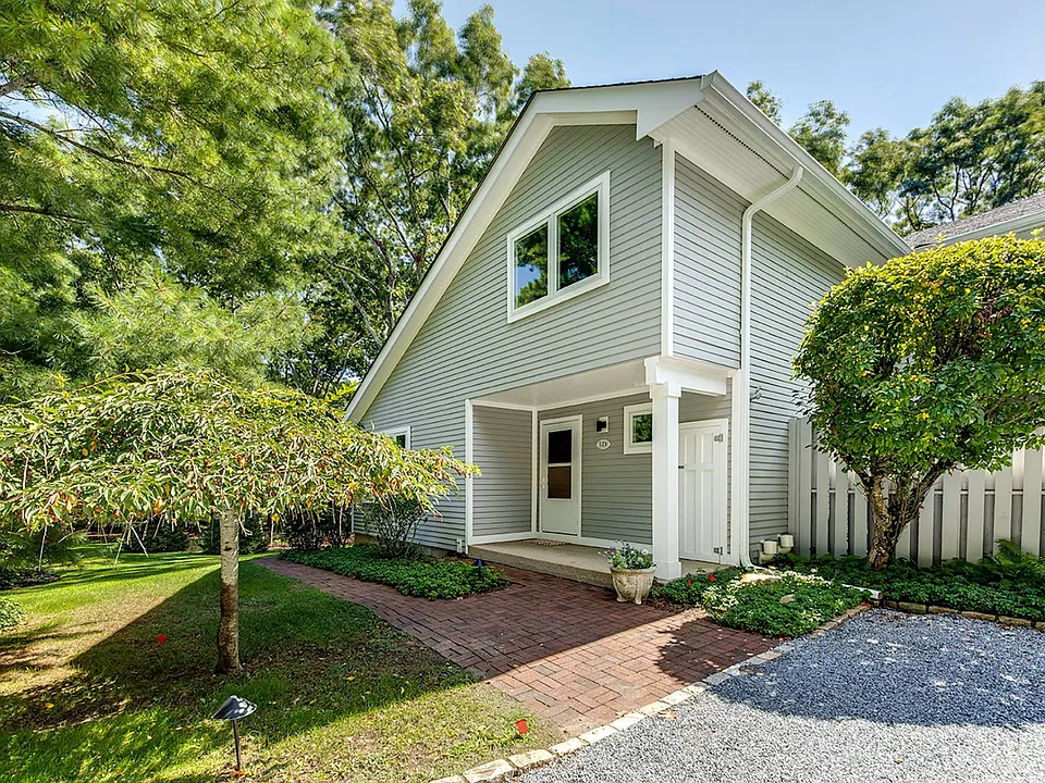 196 Treescape Dr #5D