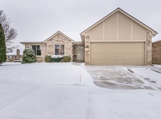 36294 Genuine Risk Ct #54, Clinton Township, MI 48035