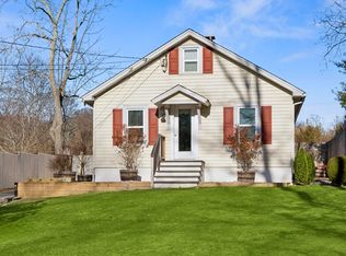 60 W Neck Rd, Shelter Island, NY 11964