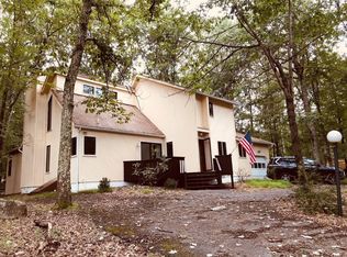 139 Sandlewood Dr, East Stroudsburg, PA 18301
