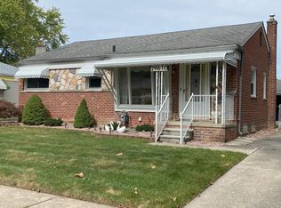 29610 Westfield St, Livonia, MI 48150