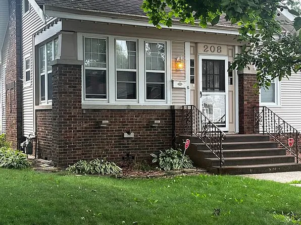 208 N Chicago Ave, Rockford, IL 61107