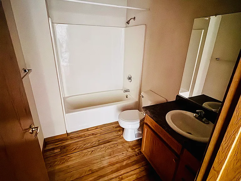 448 N Main St — Photo 7