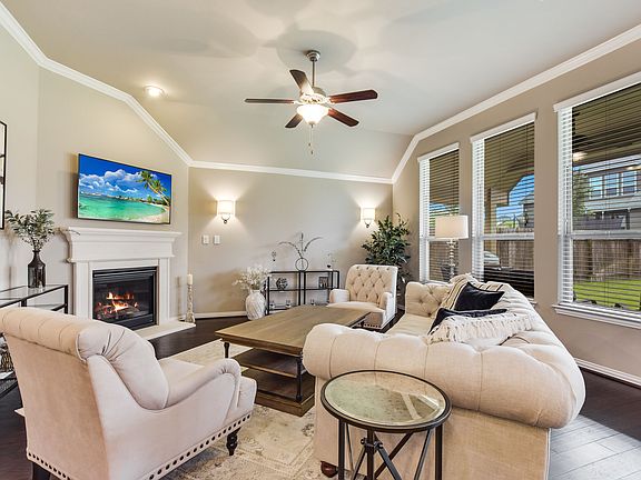 5th image of 407 Perico Pl