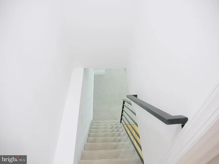 3730 N Sydenham St — Photo 10