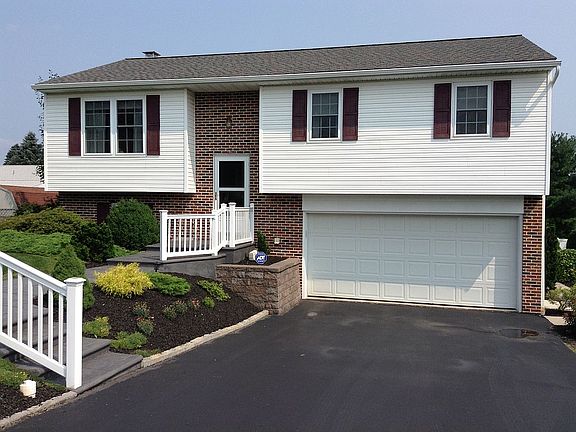 2nd image of 14 E Brookfield Dr #L-0069