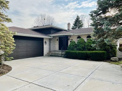 1040 Azalea Dr, Munster, IN, 46321