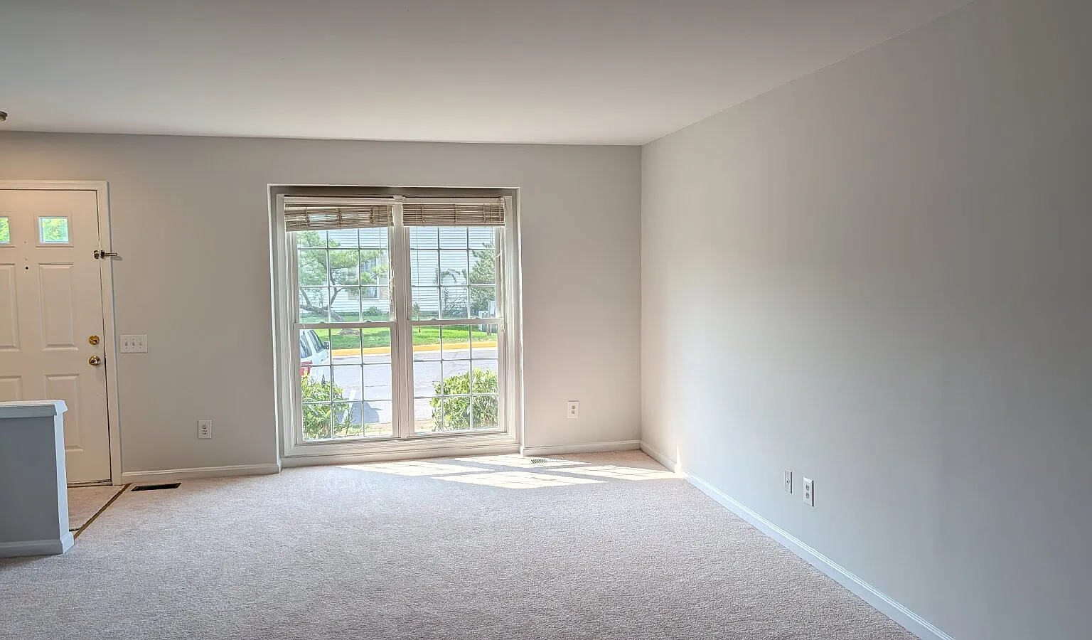 3 bed, 2.5 bath, 1827 sqft, $2,900 — Photo 2