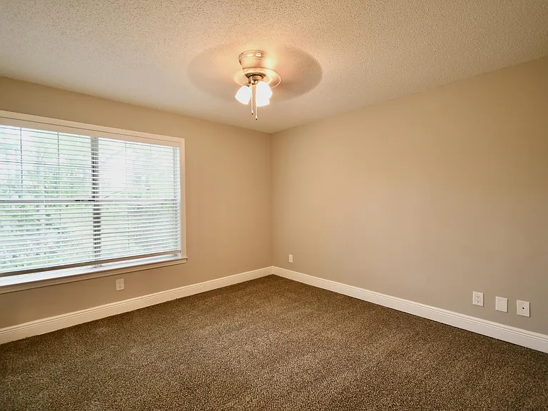 8308 Santa Fe Pkwy — Photo 13