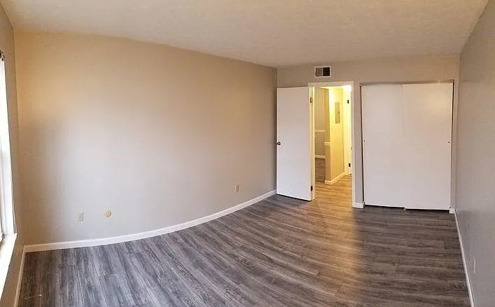 1490 Slade Ave — Photo 6