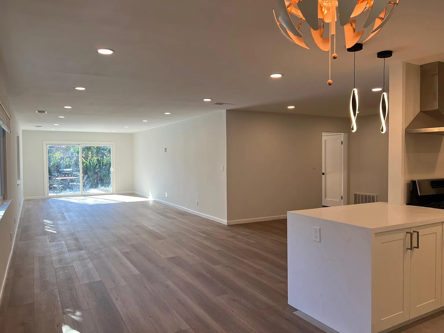 744 Bucher Ave — Photo 3